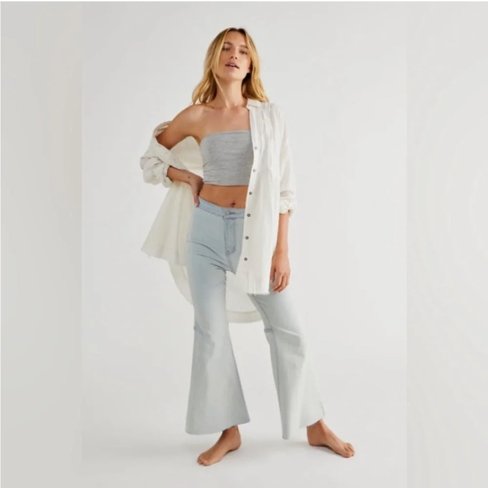 Free People Youthquake Cropped Flare Jeans in Bleach Out Light Wash - 32 - Picture 3 of 16